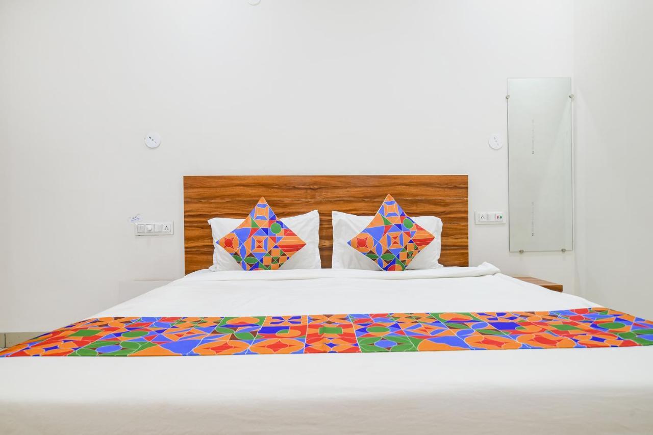 Hotel O Blue Sky Індаур Екстер'єр фото