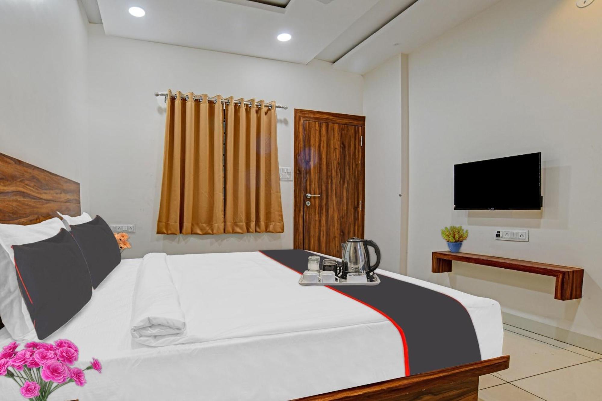 Hotel O Blue Sky Індаур Екстер'єр фото